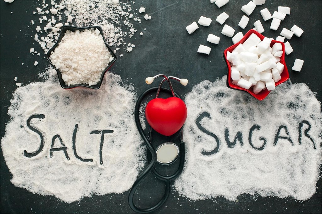 ¿Cómo consumir menos sal y azúcar en nuestra alimentación?