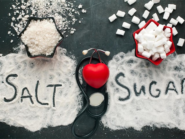 ¿Cómo consumir menos sal y azúcar en nuestra alimentación?