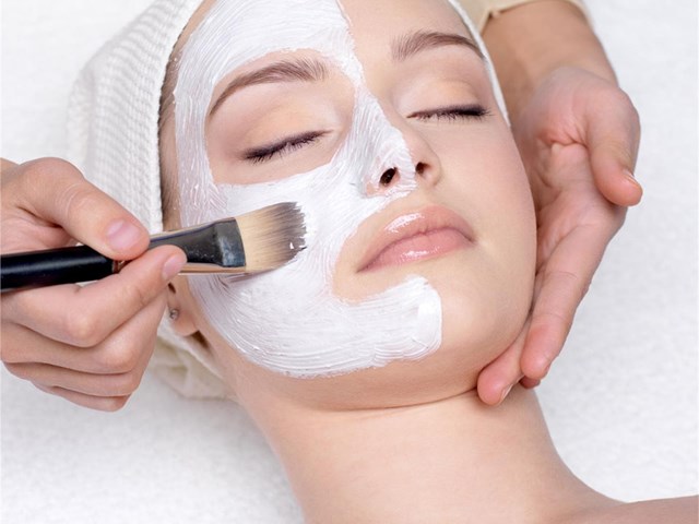 Cuello y óvalo facial