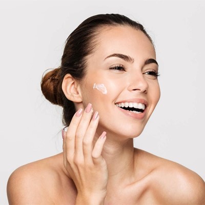 Daily SPF50+ Ella Baché . Tu mejor aliado para el verano