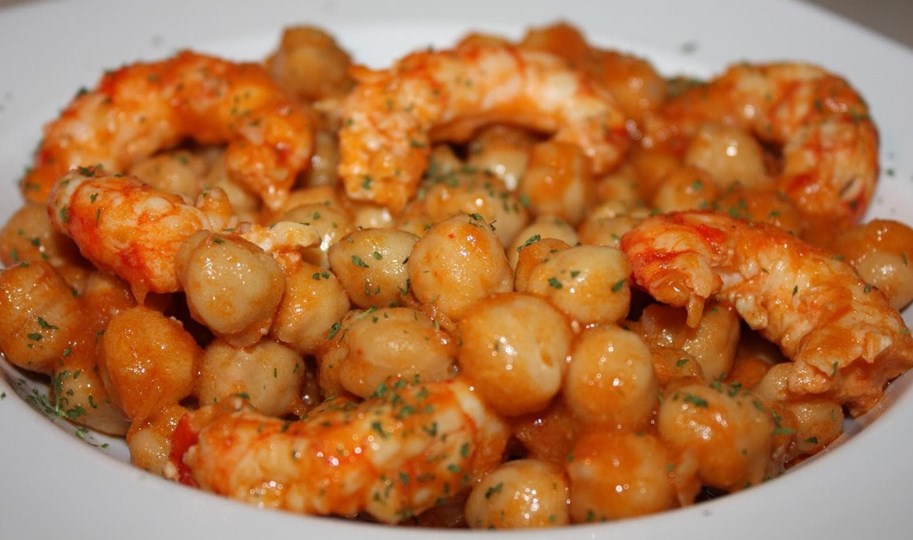 Garbanzos con gambas