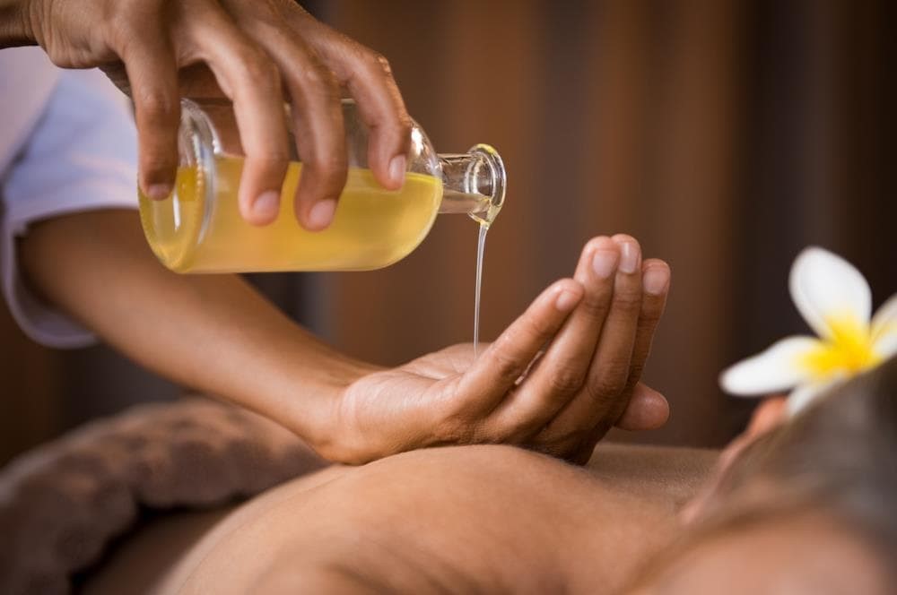 Los beneficios del masaje ayurvédico: Equilibrio para cuerpo y mente