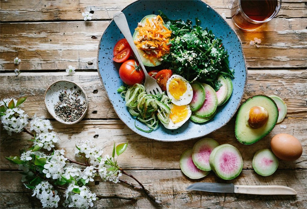 ¿Qué alimentos debo incluir en mi dieta para cuidar mi cuerpo?