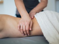 Relájate, elimina el dolor y el estrés: masajes en Pontevedra